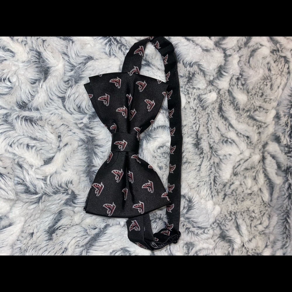 Falcons Bowtie